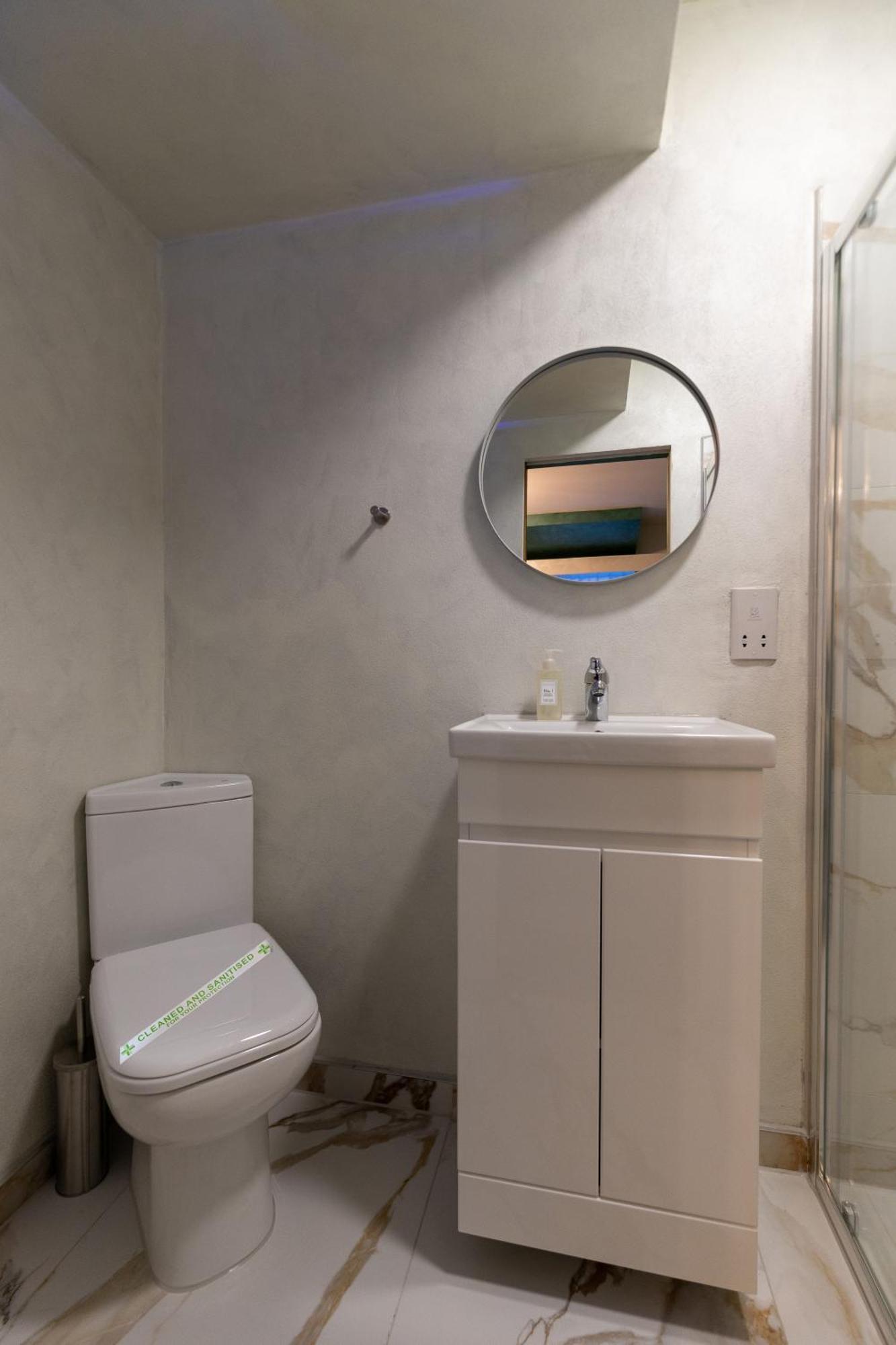 Hotel Paragraph Tottenham Londra Esterno foto